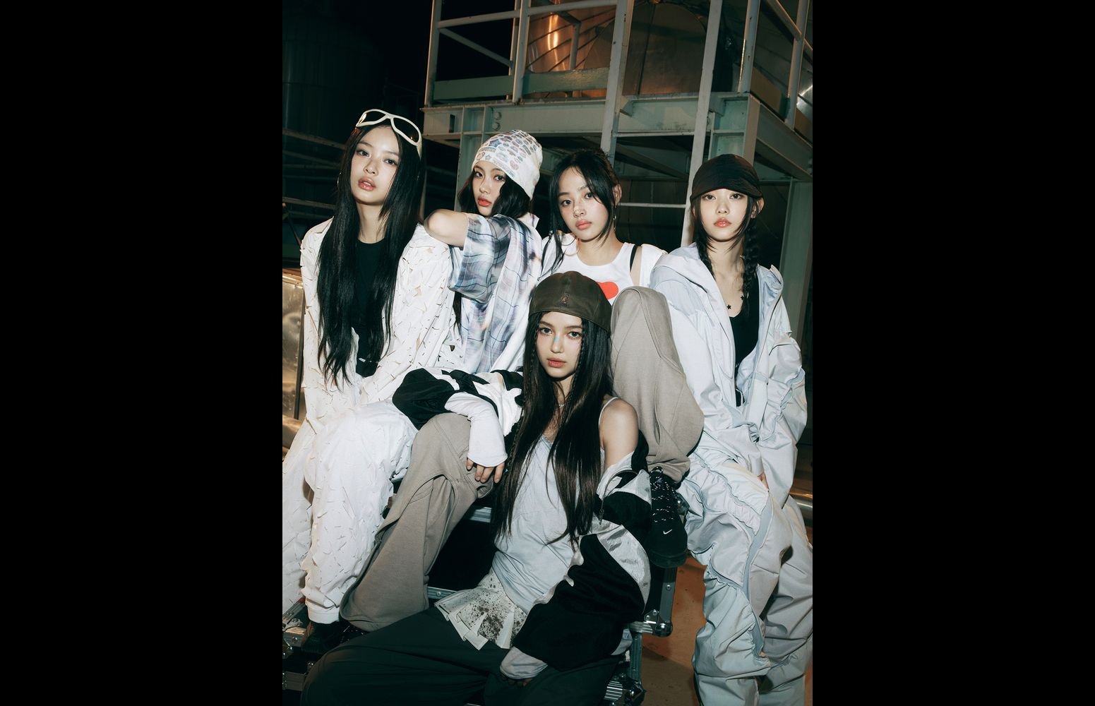 Genie Music NewJeans - Supernatural NJ X MURAKAMI Cross Bag